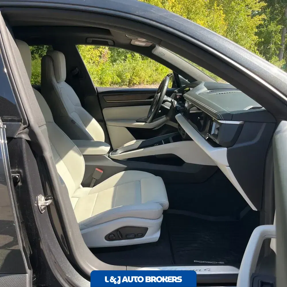 2024 Porsche Macan EV 4