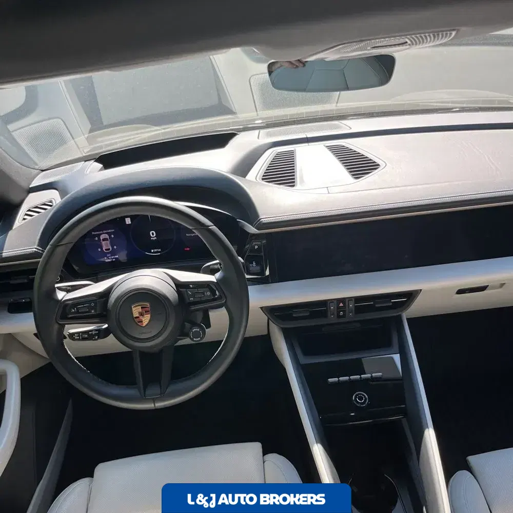 2024 Porsche Macan EV 4