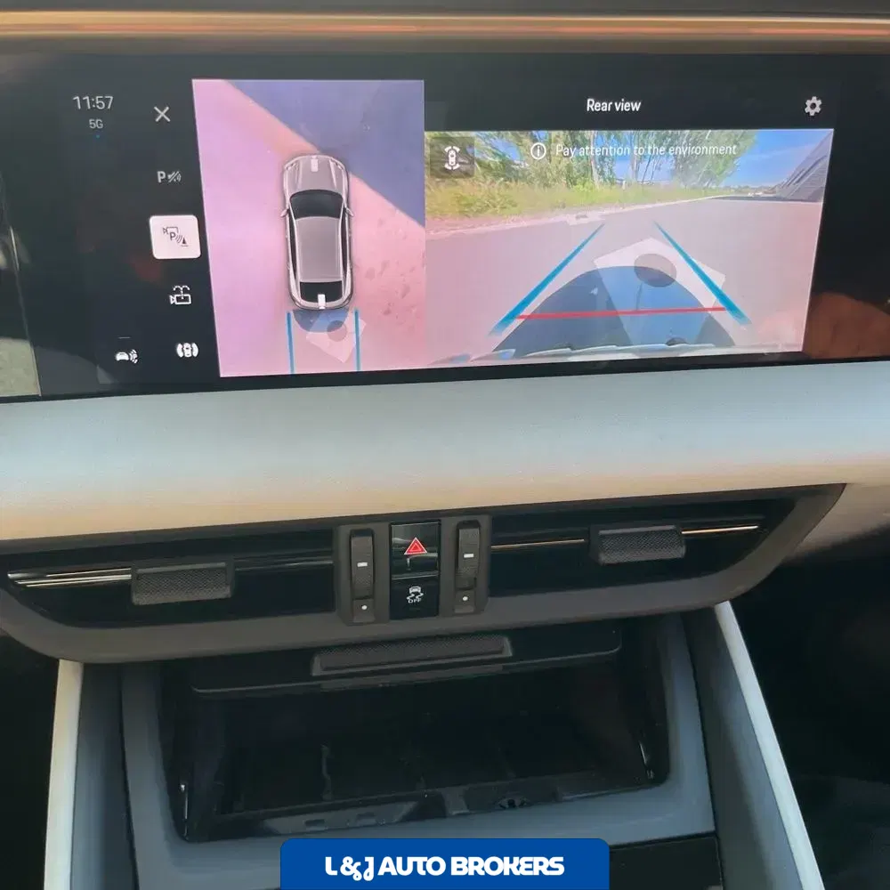 2024 Porsche Macan EV 4