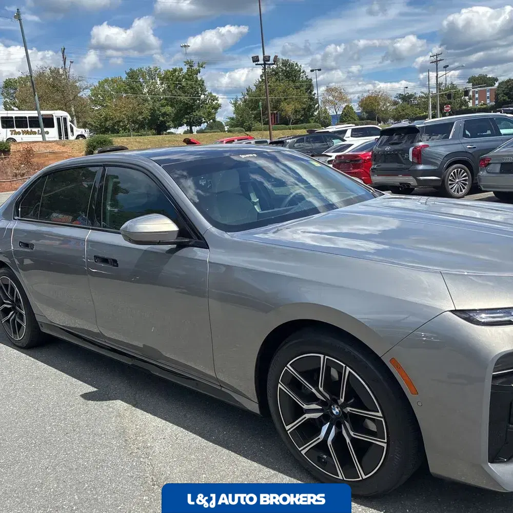 2025 BMW 7-Series 760i xDrive