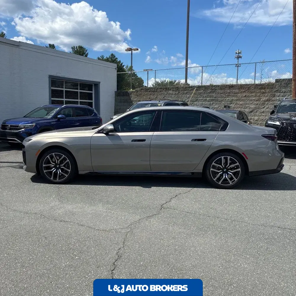 2025 BMW 7-Series 760i xDrive