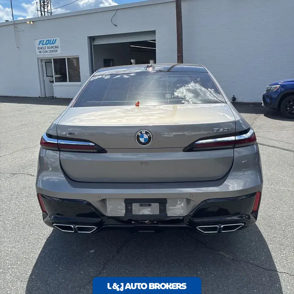 2025 BMW 7-Series 760i xDrive