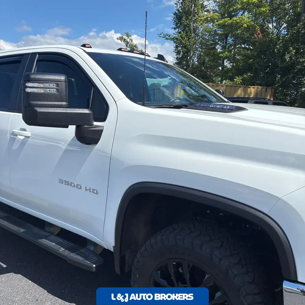 2025 Chevrolet Silverado 3500HD C/C