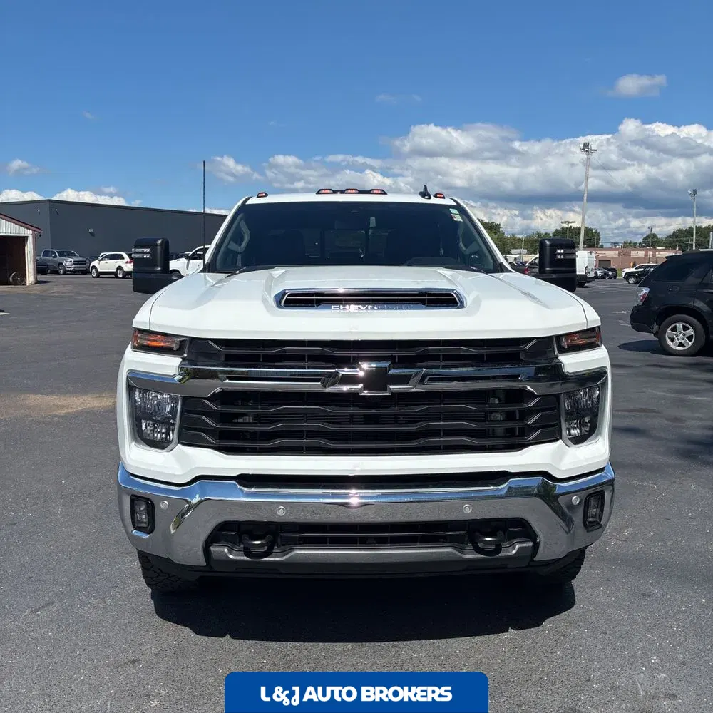 2025 Chevrolet Silverado 3500HD C/C