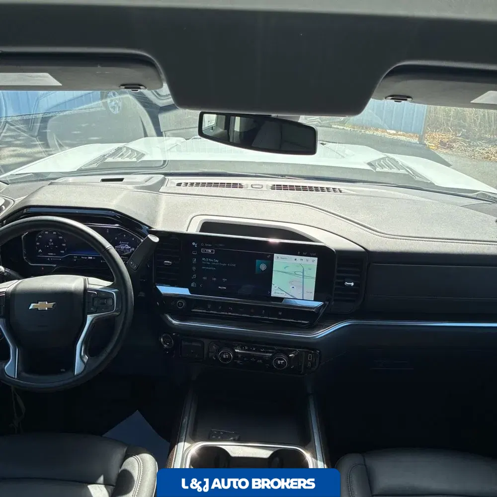 2025 Chevrolet Silverado 3500HD C/C
