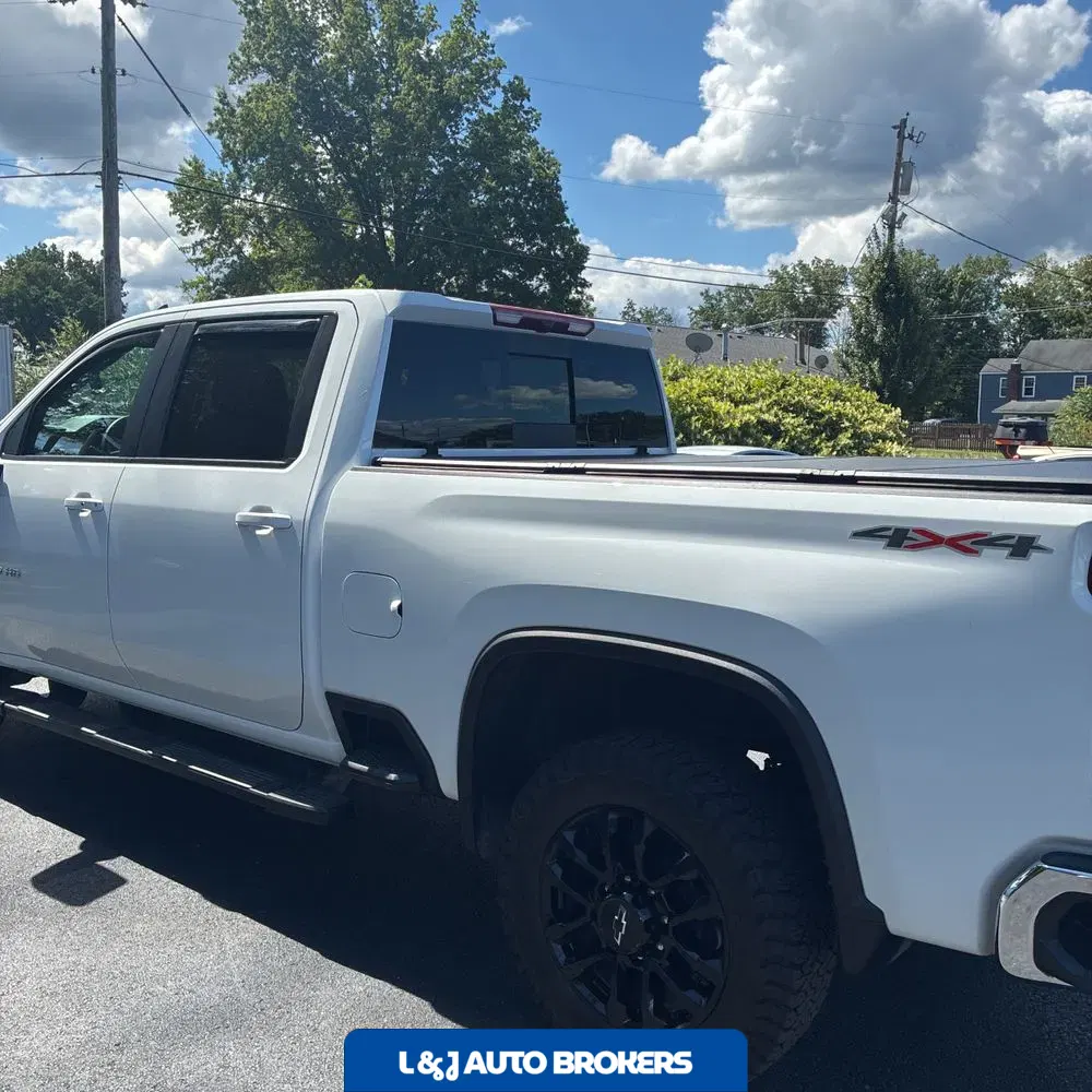 2025 Chevrolet Silverado 3500HD C/C