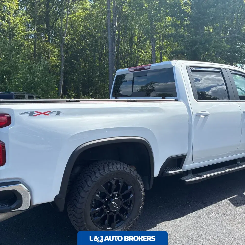 2025 Chevrolet Silverado 3500HD C/C