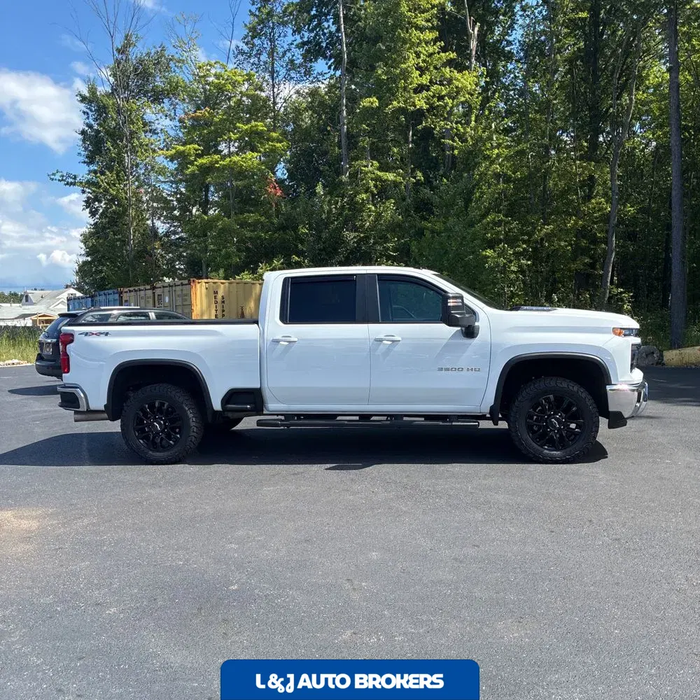 2025 Chevrolet Silverado 3500HD C/C