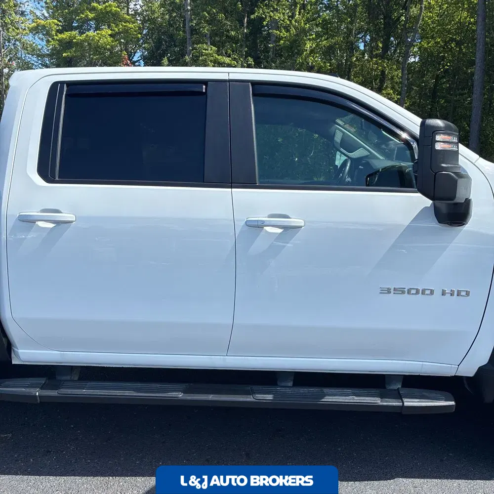 2025 Chevrolet Silverado 3500HD C/C