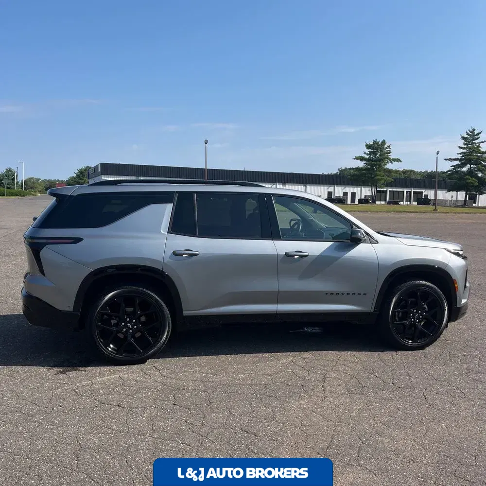 2025 Chevrolet Traverse RS