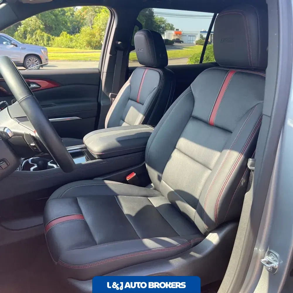2025 Chevrolet Traverse RS