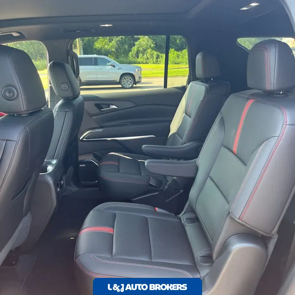2025 Chevrolet Traverse RS