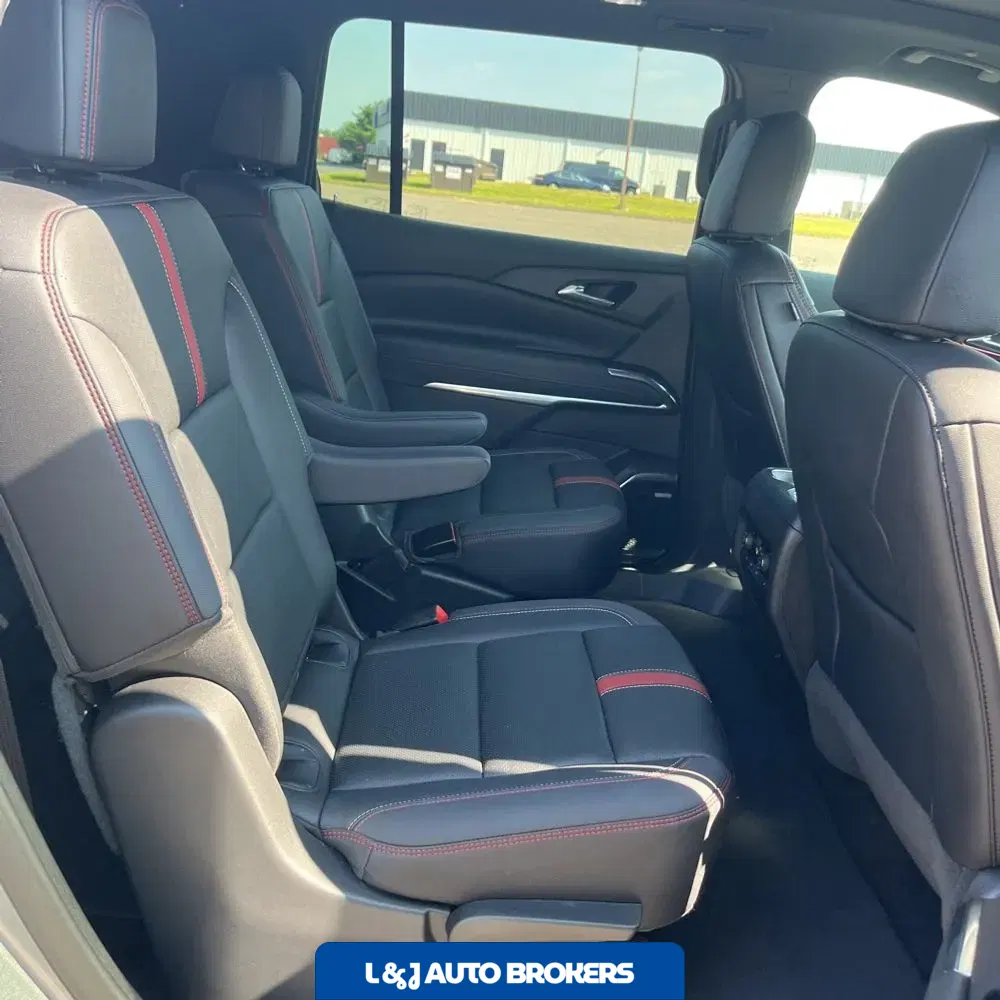 2025 Chevrolet Traverse RS