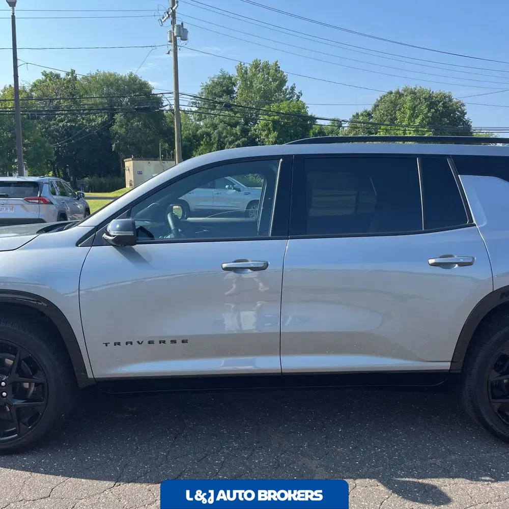 2025 Chevrolet Traverse RS