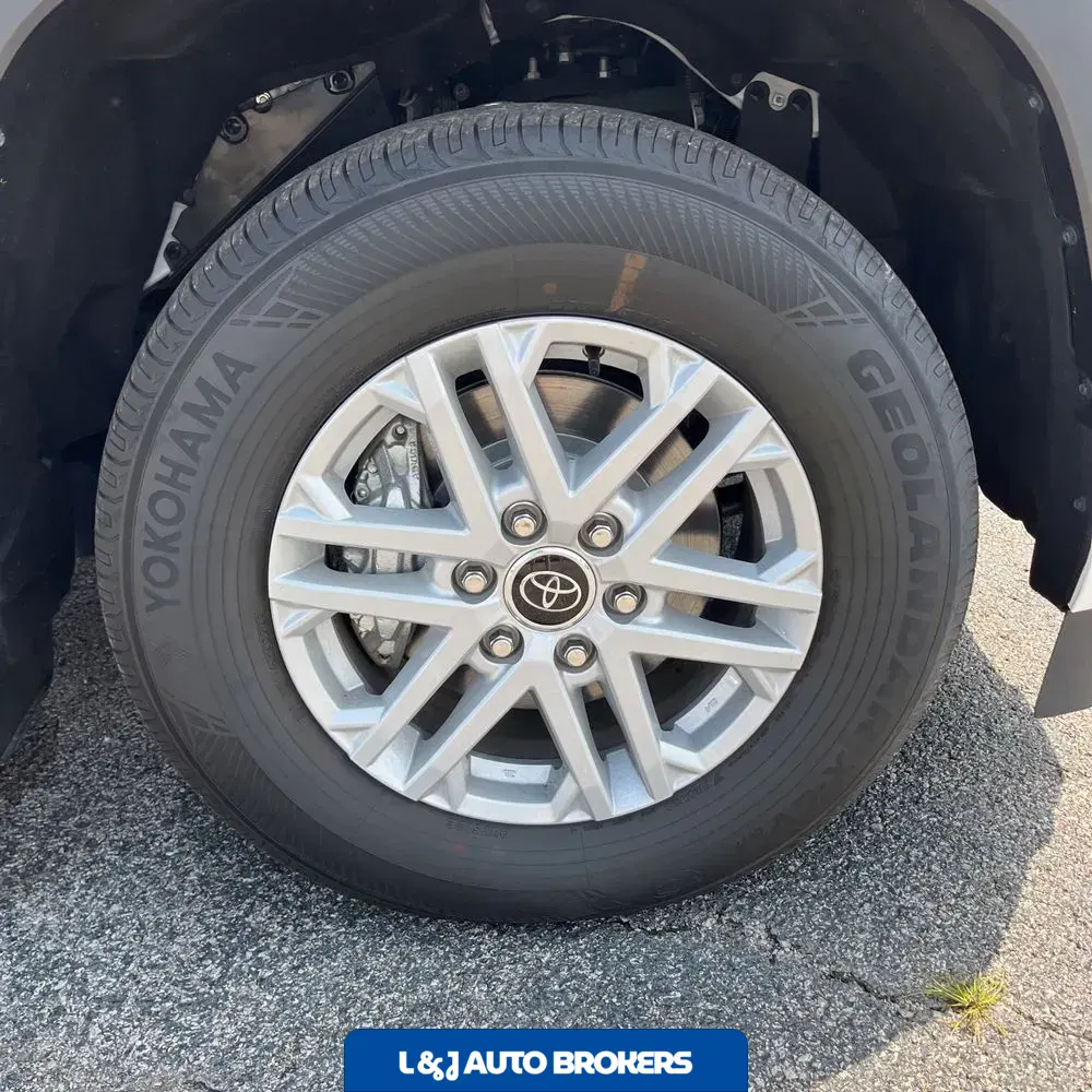 2024 Toyota Sequoia SR5