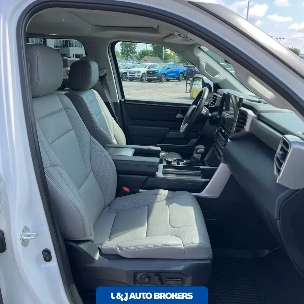 2024 Toyota Sequoia SR5