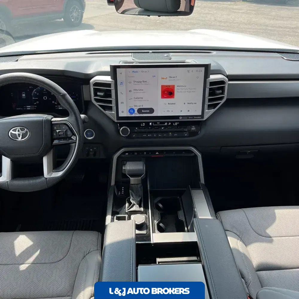 2024 Toyota Sequoia SR5