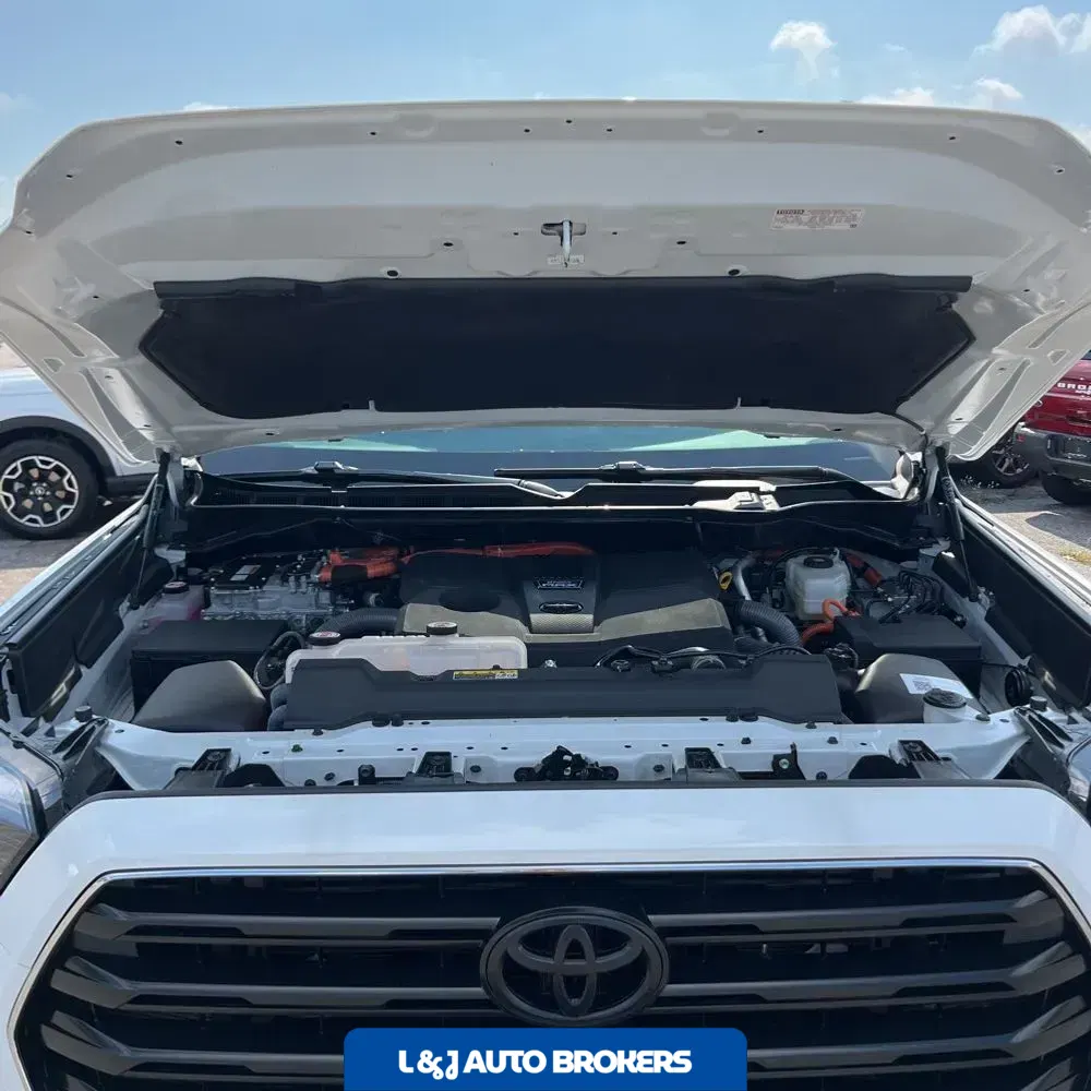 2024 Toyota Sequoia SR5