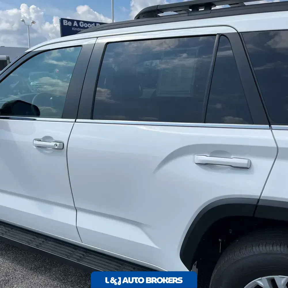 2024 Toyota Sequoia SR5