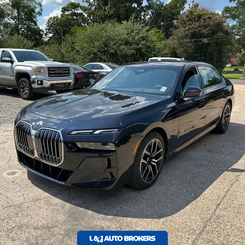 2024 BMW 7-Series 740i