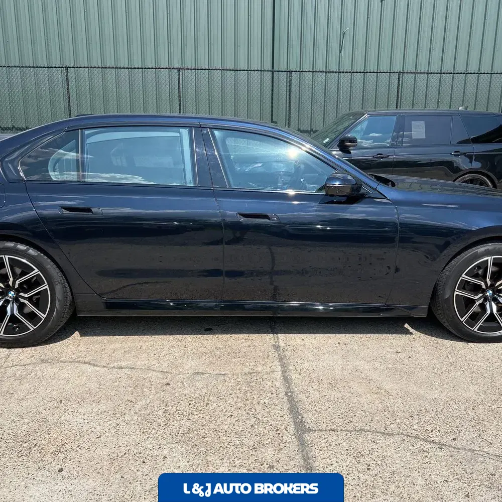 2024 BMW 7-Series 740i