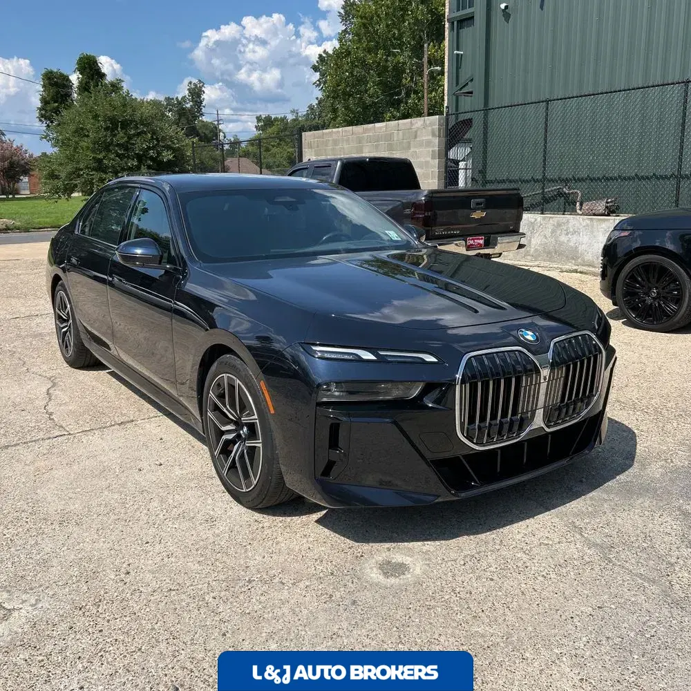 2024 BMW 7-Series 740i