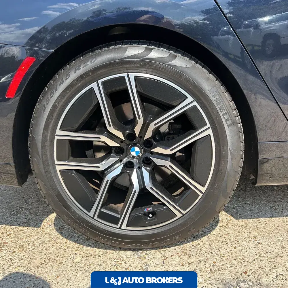 2024 BMW 7-Series 740i