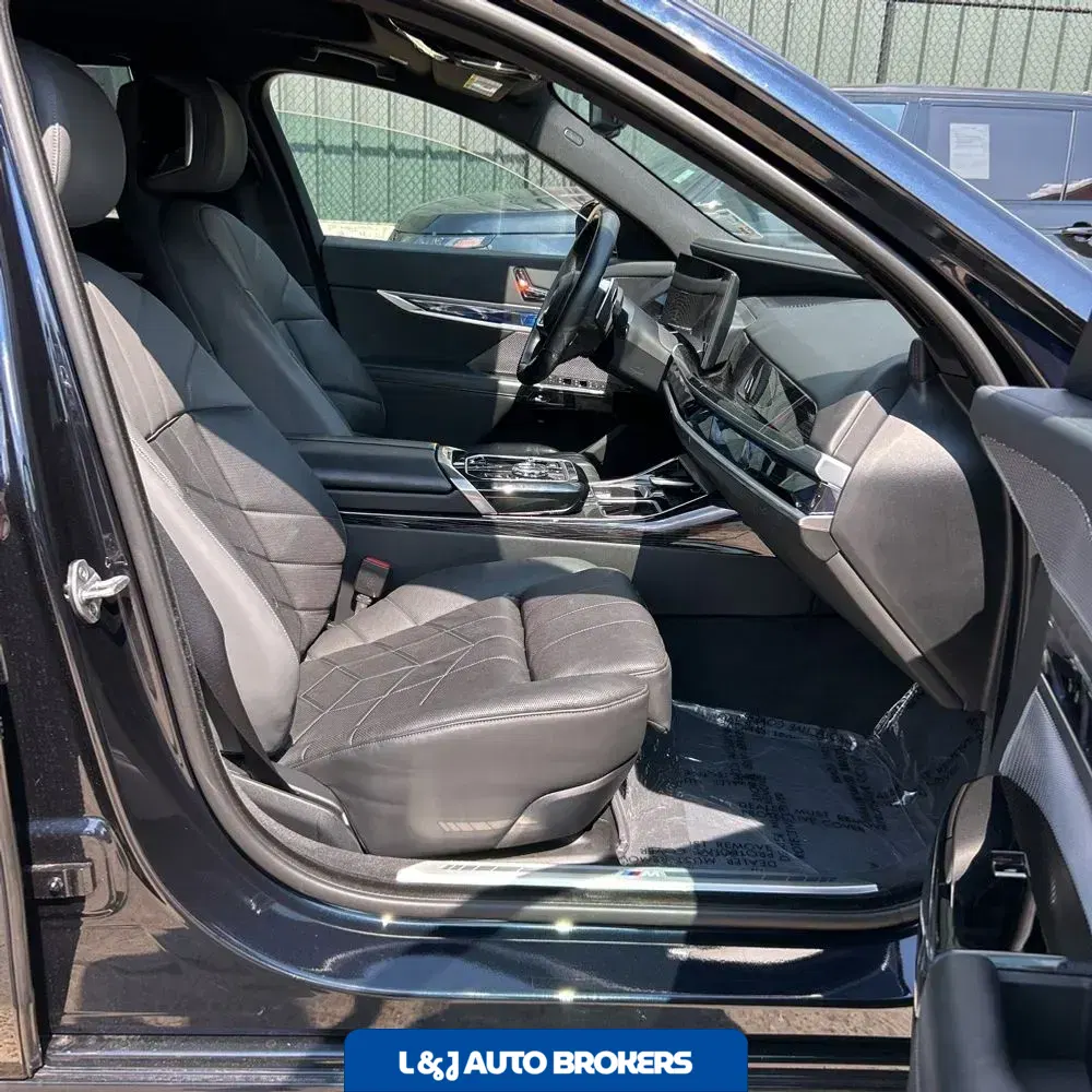 2024 BMW 7-Series 740i