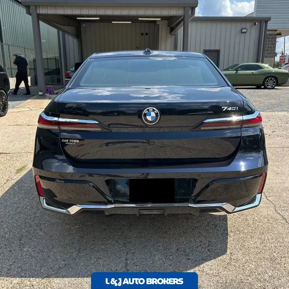 2024 BMW 7-Series 740i