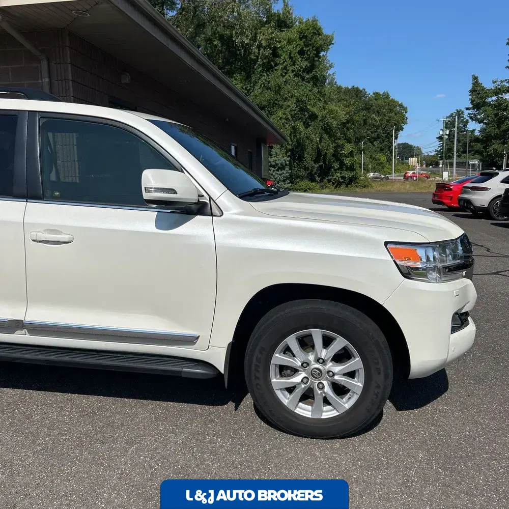 2019 Toyota Land Cruiser Base
