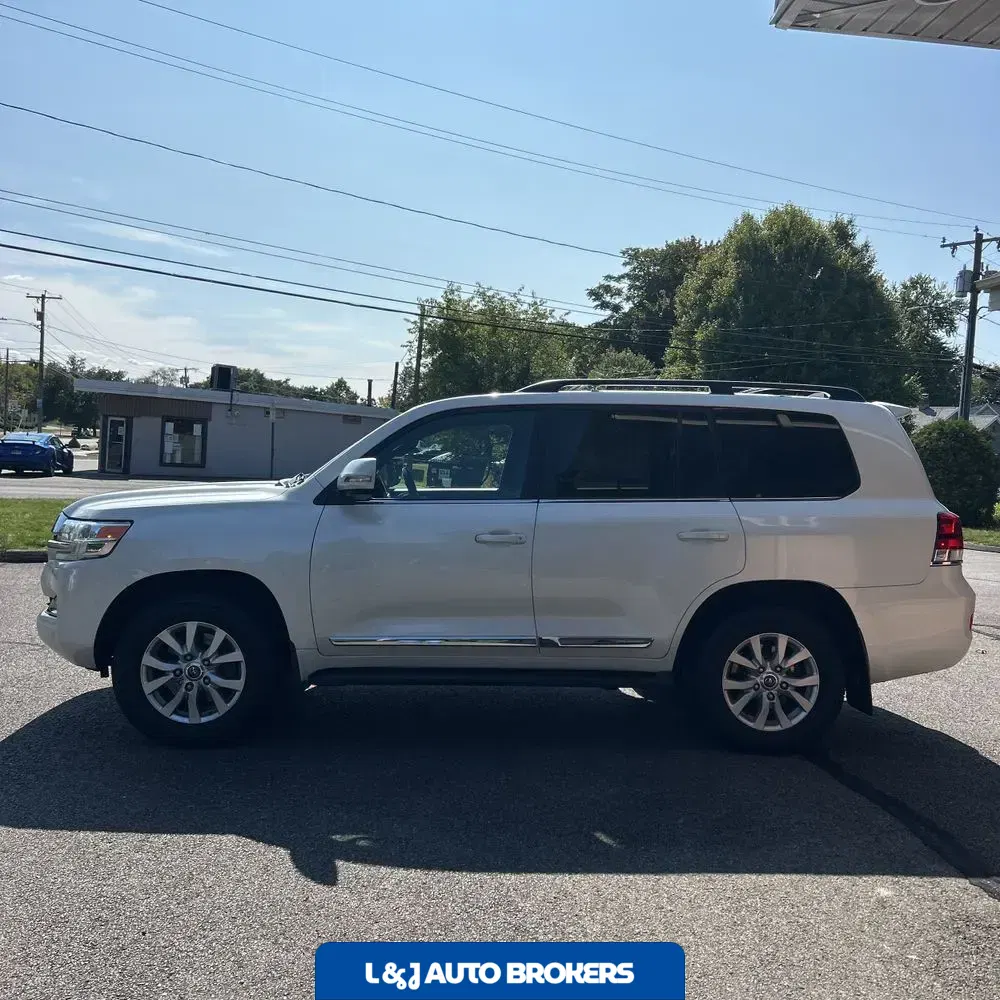 2019 Toyota Land Cruiser Base