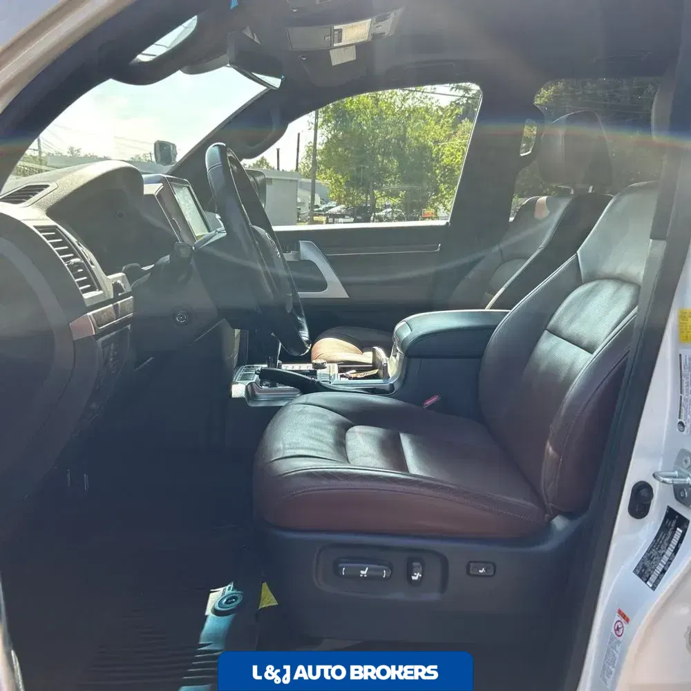 2019 Toyota Land Cruiser Base