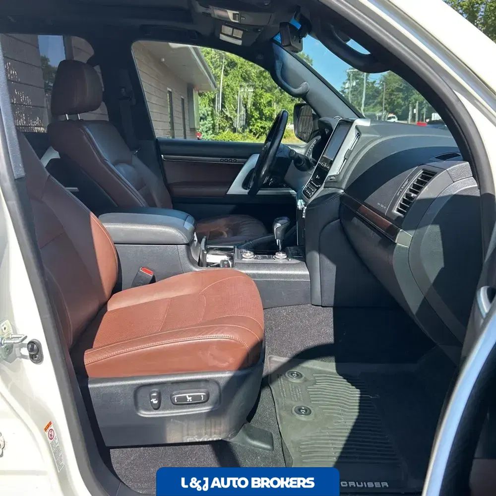 2019 Toyota Land Cruiser Base