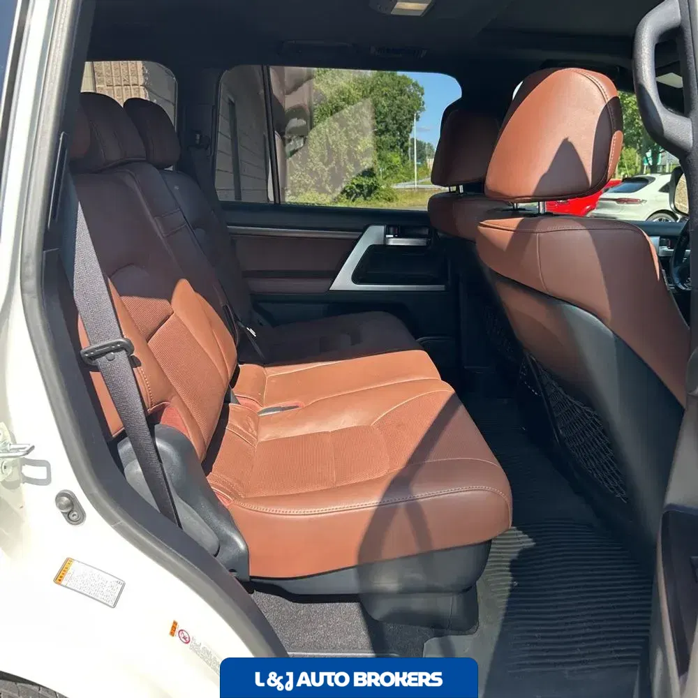 2019 Toyota Land Cruiser Base