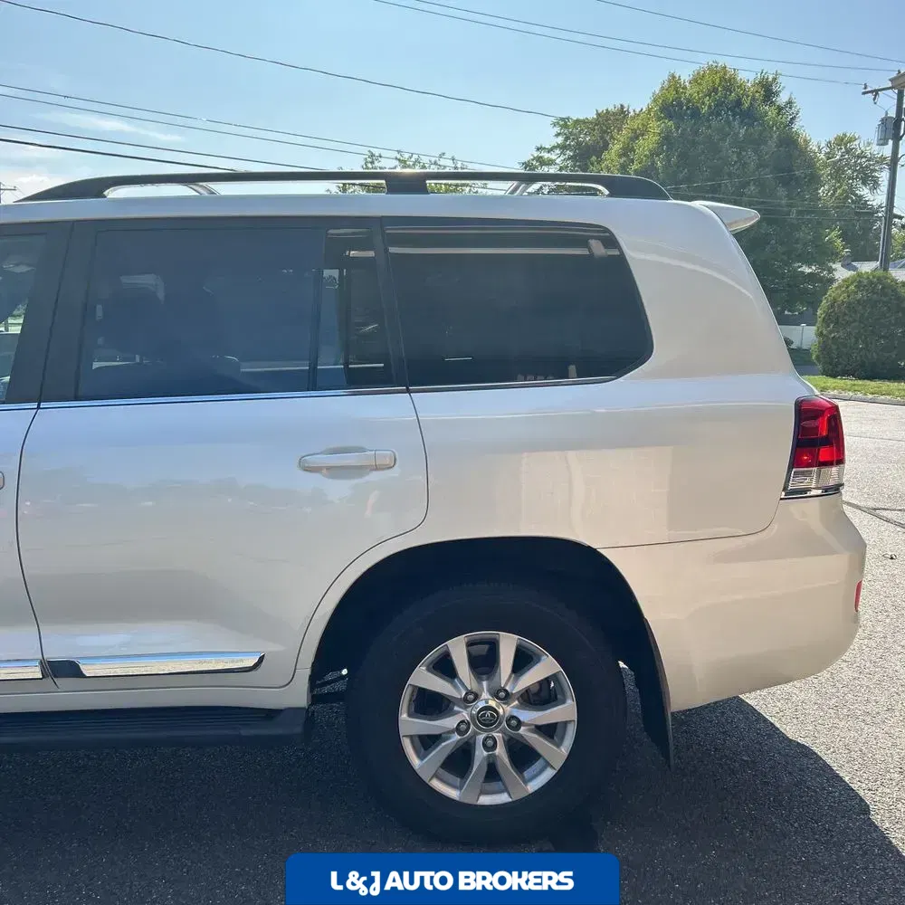 2019 Toyota Land Cruiser Base