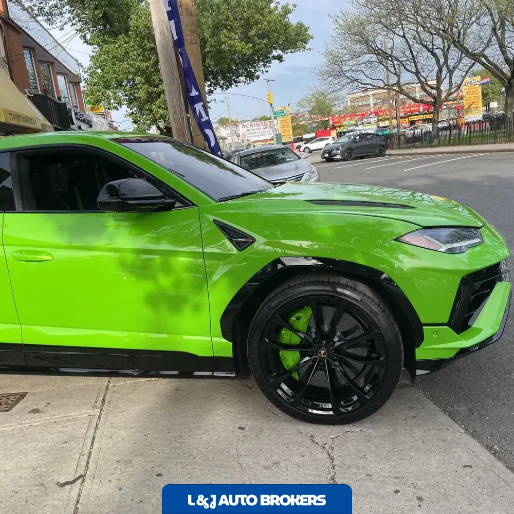 2024 Lamborghini Urus S