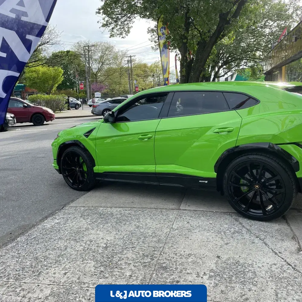 2024 Lamborghini Urus S