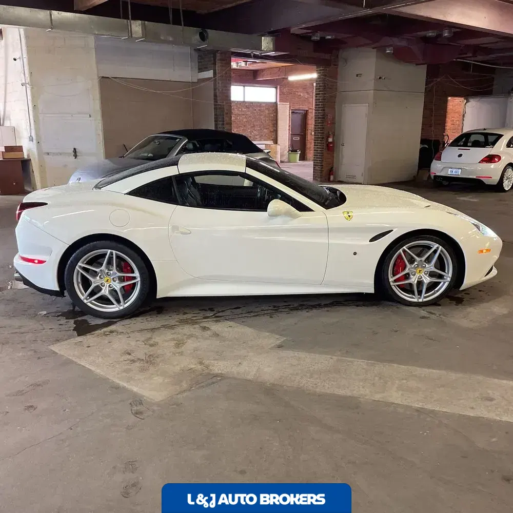 2017 Ferrari California T Base