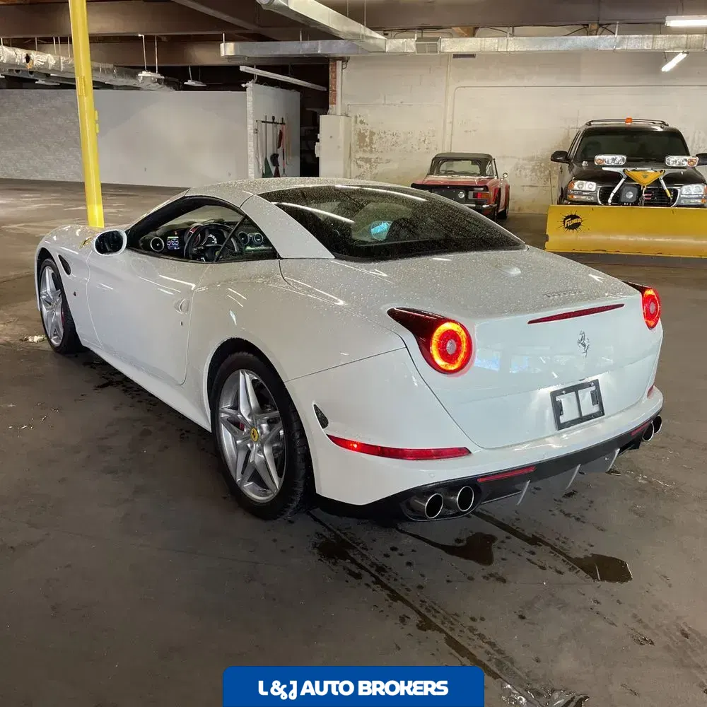 2017 Ferrari California T Base