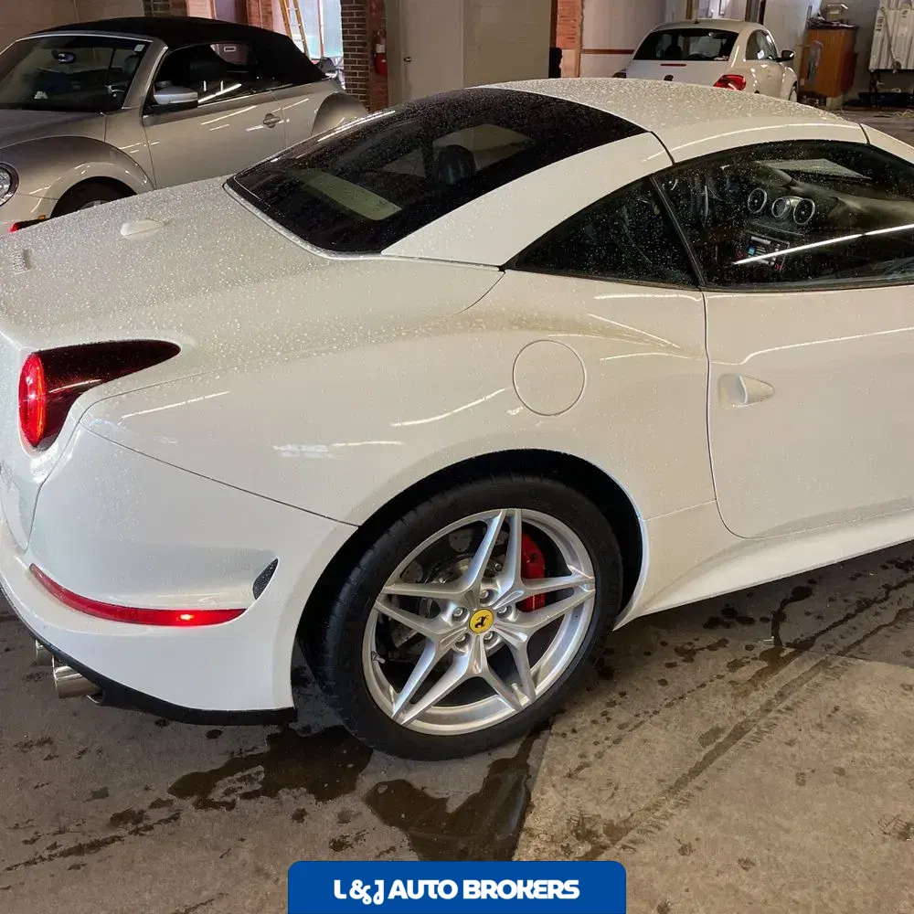 2017 Ferrari California T Base