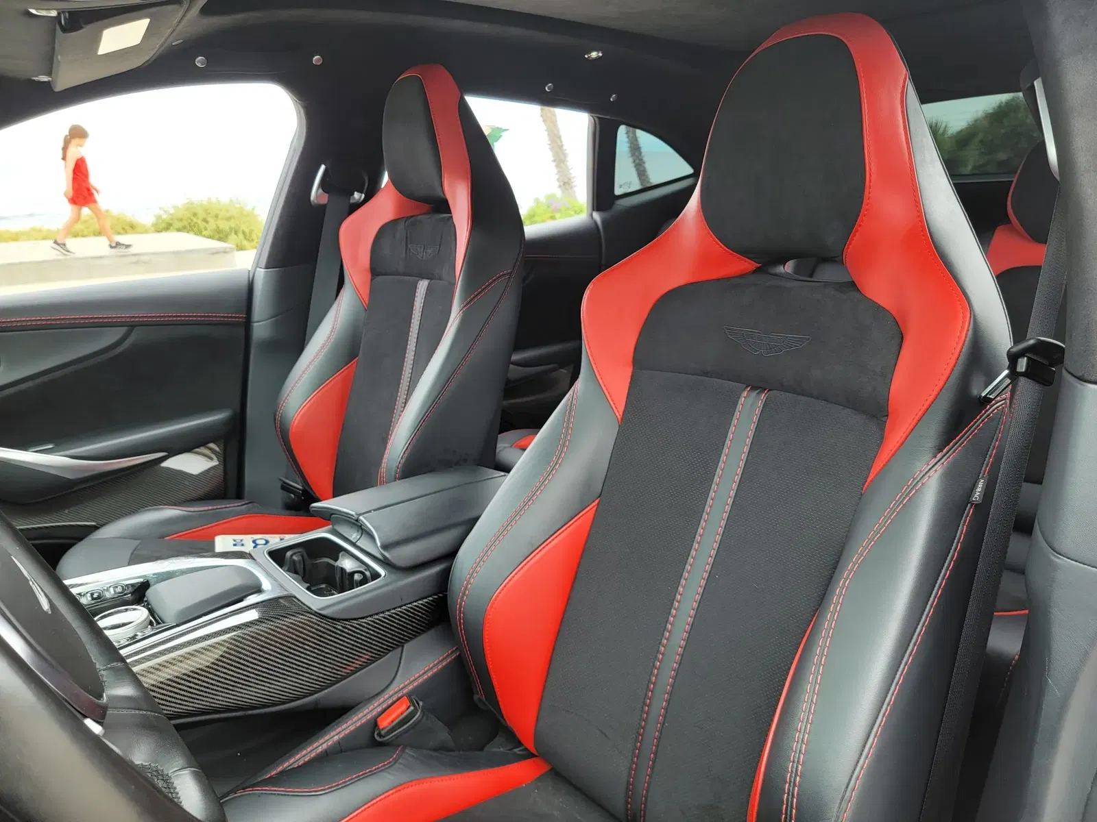 2022 Aston Martin DBX