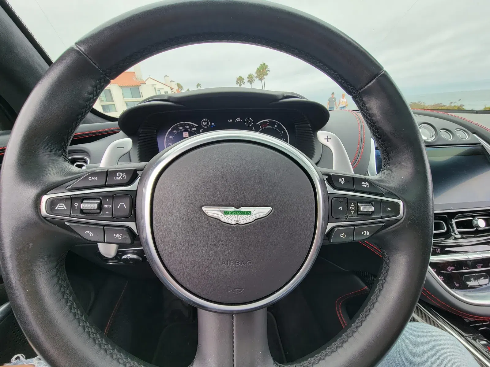 2022 Aston Martin DBX