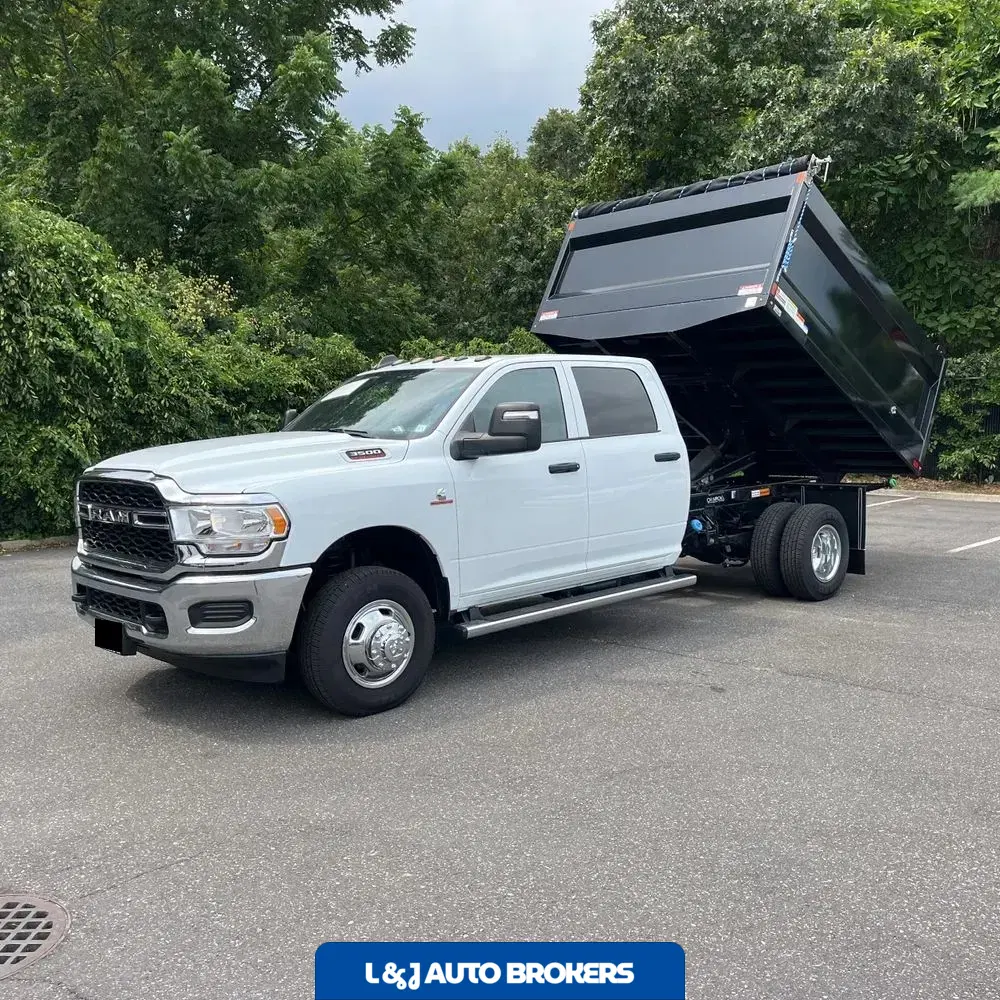 2024 Ram 3500 Cab/Chassis Tradesman