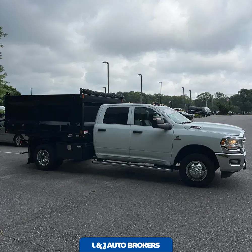 2024 Ram 3500 Cab/Chassis Tradesman