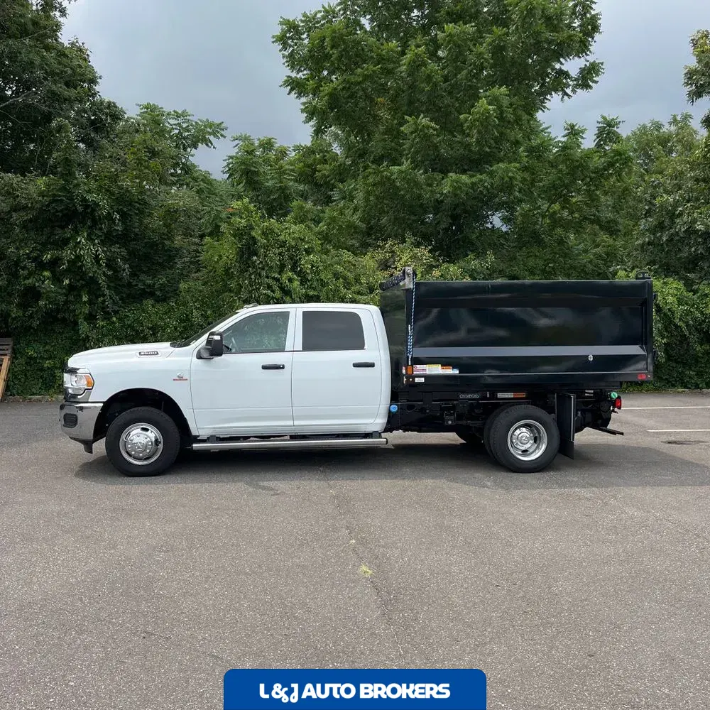 2024 Ram 3500 Cab/Chassis Tradesman