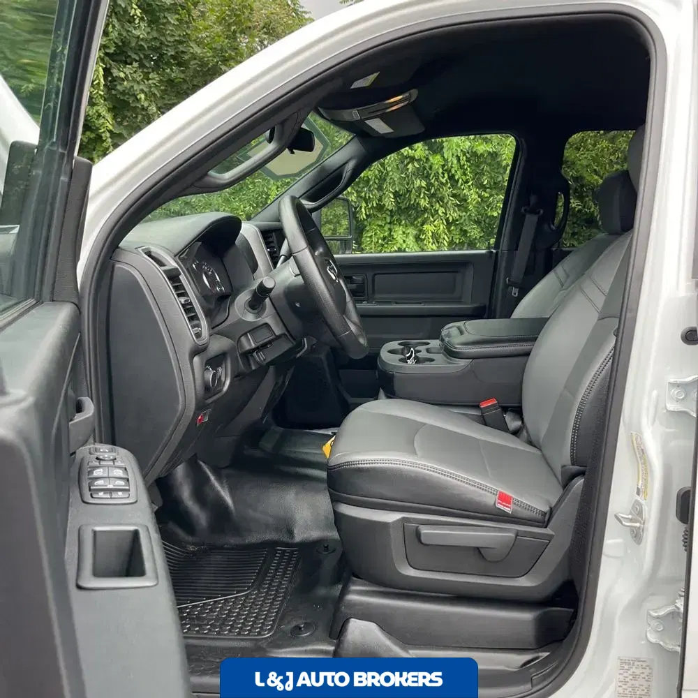 2024 Ram 3500 Cab/Chassis Tradesman