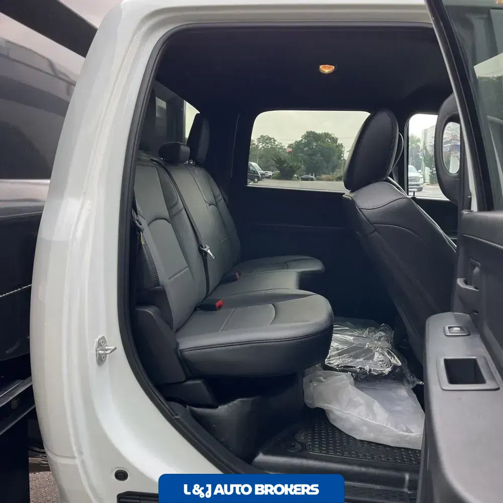 2024 Ram 3500 Cab/Chassis Tradesman