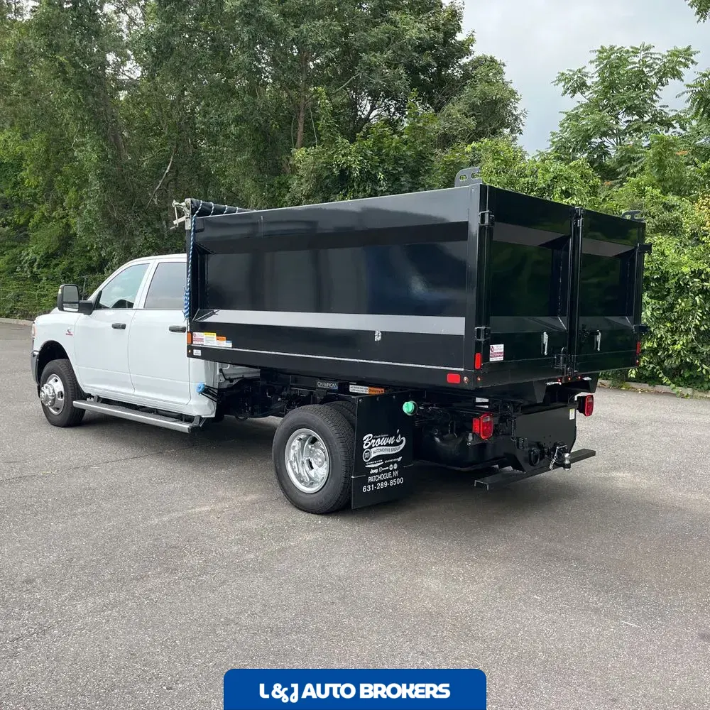 2024 Ram 3500 Cab/Chassis Tradesman