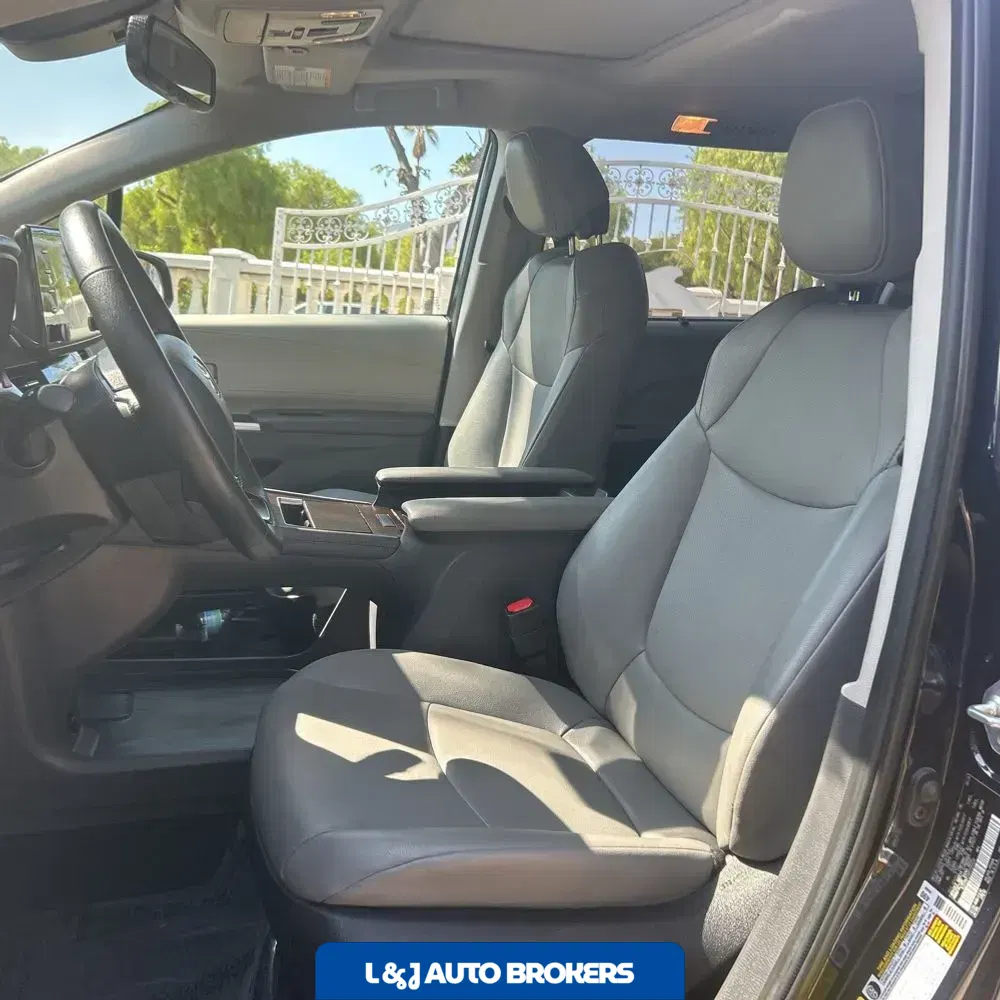 2024 Toyota Sienna XLE 8-Passenger