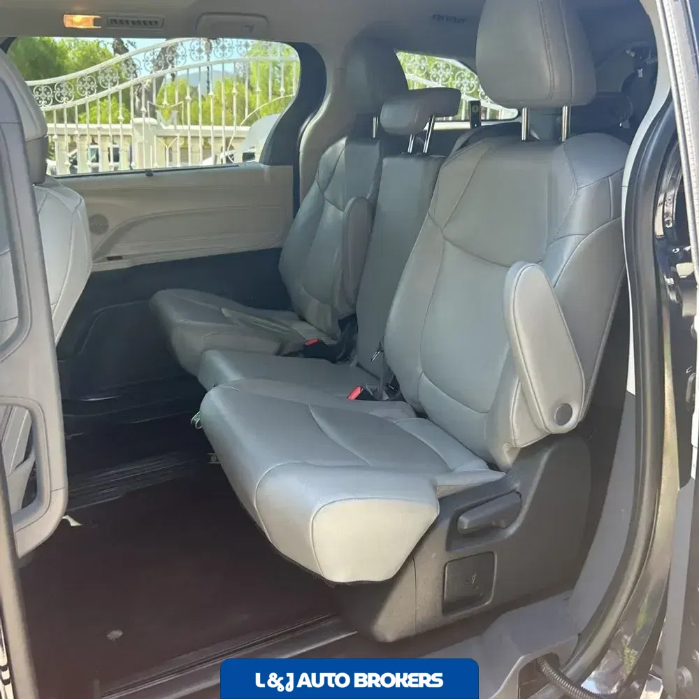 2024 Toyota Sienna XLE 8-Passenger